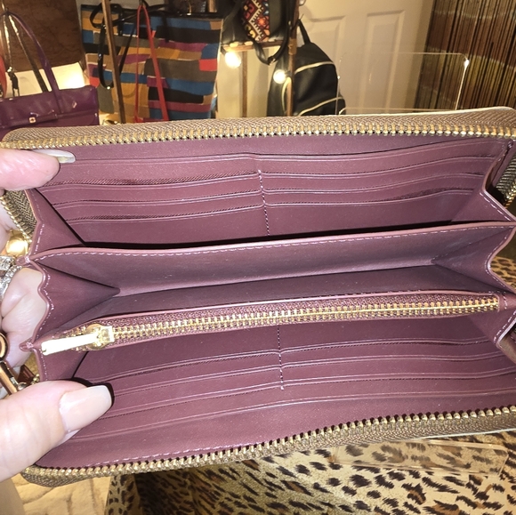 Coach Tan and Brown Signature Zip Wallet - Picture 4 of 8